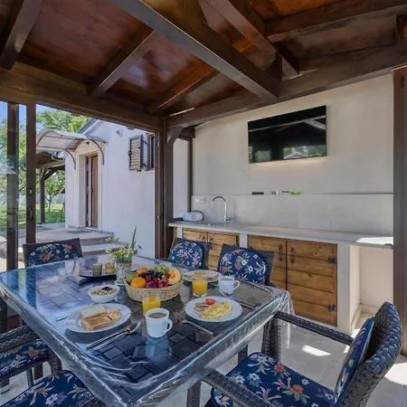 House Stella Nature With Private Pool - Happy *